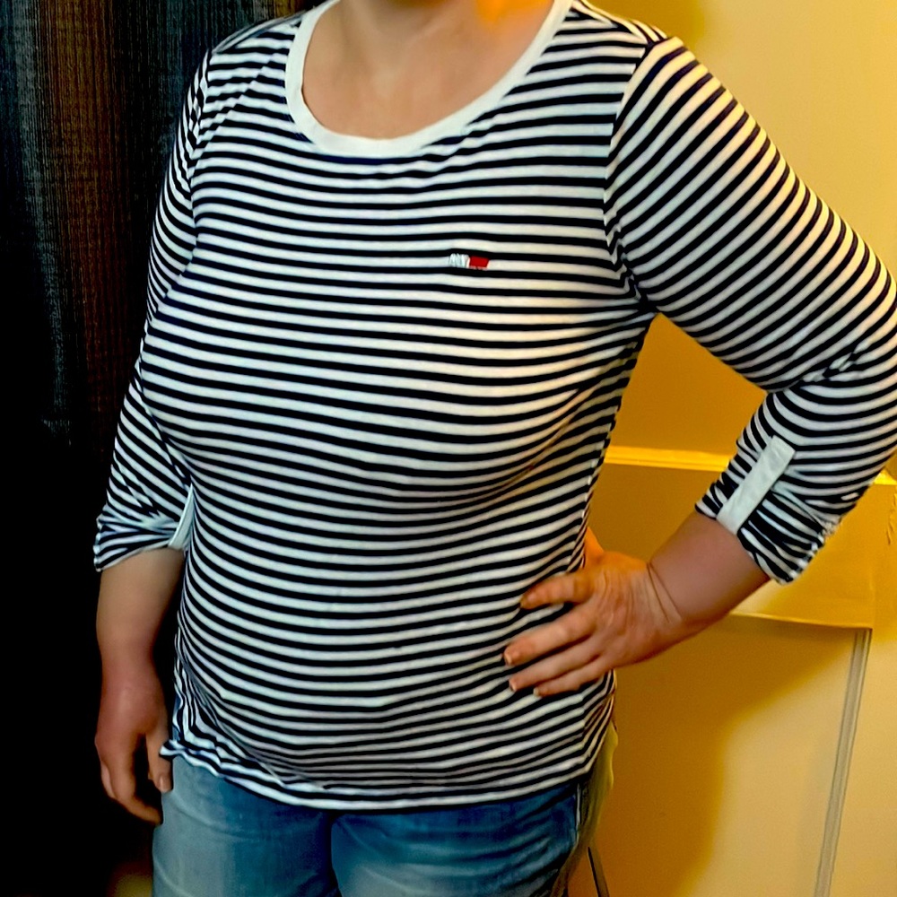 Tommy Hilfiger top size MD